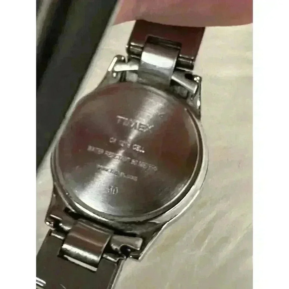 Vintage Timex Watch Women's Casual Two Tone Stainless Steel White Dial - Picture 4 of 5